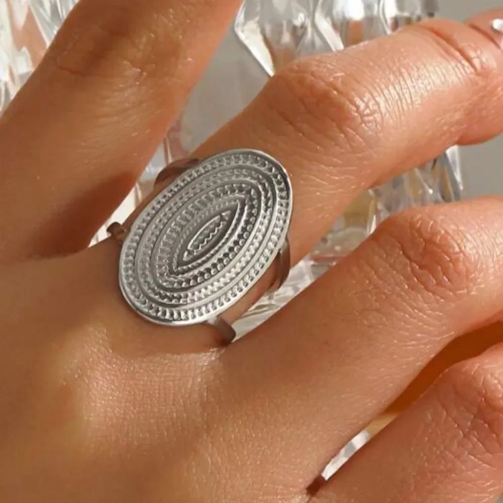 Silver Medallion Ring 7